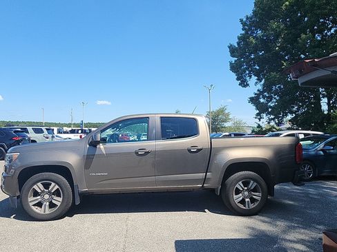 Used 2016 Chevrolet Colorado LT w/ LT Convenience Package RWD image 2