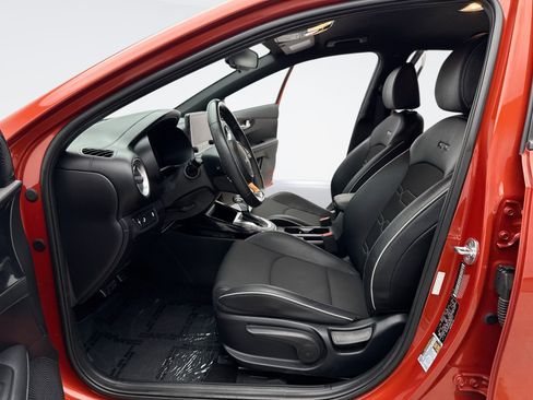 Used 2022 Kia Forte GT-Line w/ GT-Line Technology Package FWD image 11
