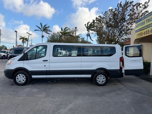 Used 2018 Ford Transit 350 XLT image 3