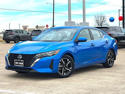 Certified 2025 Nissan Sentra SV image 2