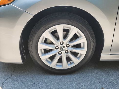 Used 2019 Toyota Camry LE FWD image 11