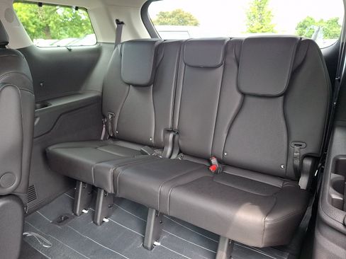 New 2027 Kia Carnival EX w/ Dark Edition Package FWD image 7