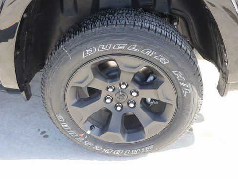 New 2026 RAM 1500 Big Horn AWD/4WD image 18