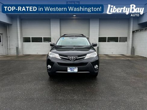 Used 2014 Toyota RAV4 Limited w/ Technology Package AWD/4WD image 5