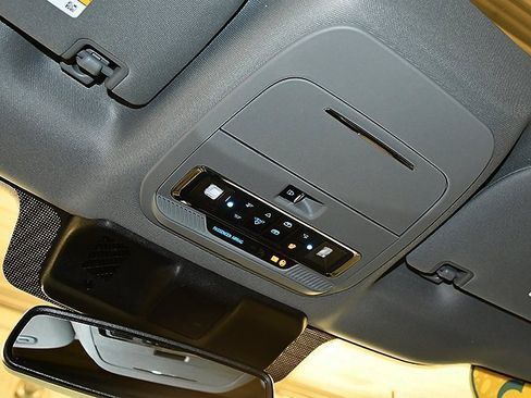 New 2025 Ford F250 Lariat w/ Lariat Ultimate Package image 28