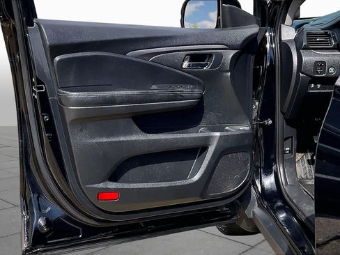 Used 2018 Honda Ridgeline Sport image 19
