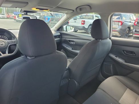 Used 2024 Nissan Sentra SV FWD image 13
