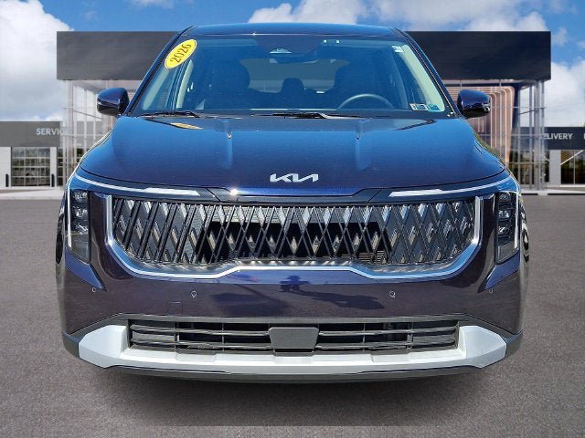Certified 2026 Kia Carnival FWD image 2