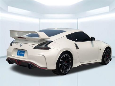 Used 2020 Nissan 370Z NISMO RWD image 6