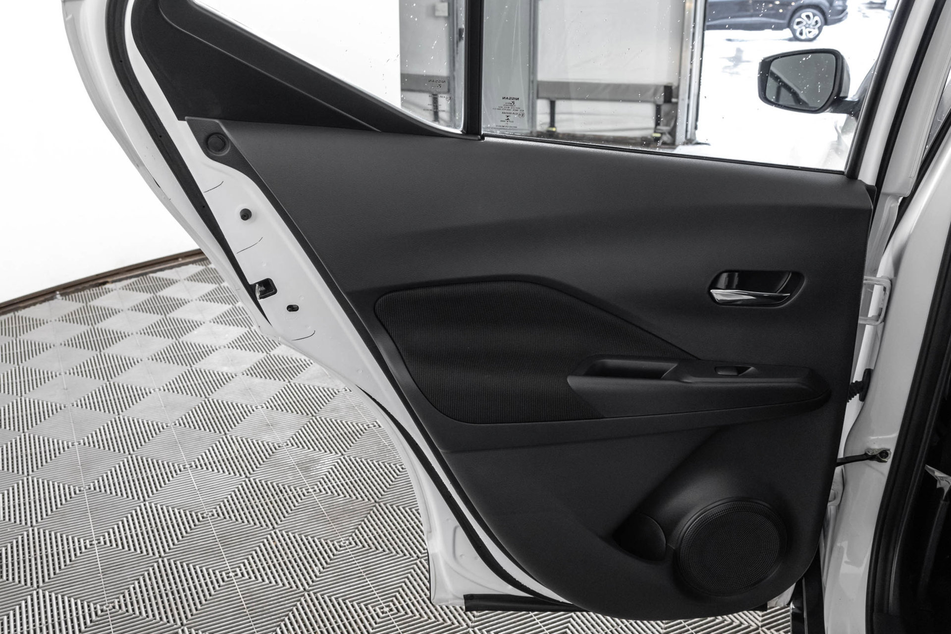Used 2022 Nissan Kicks SV FWD image 35