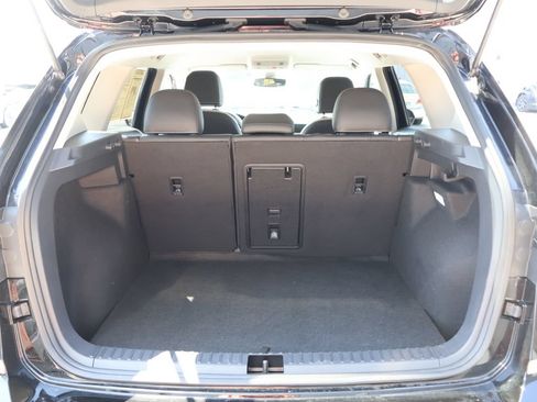 Used 2025 Volkswagen Taos SE AWD/4WD image 13