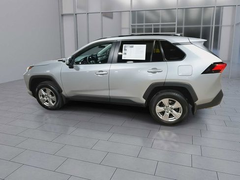 Used 2022 Toyota RAV4 XLE AWD/4WD image 6