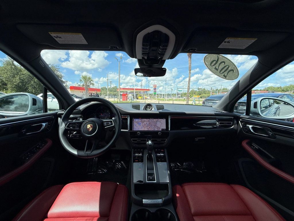 Used 2026 Porsche Macan AWD/4WD image 23