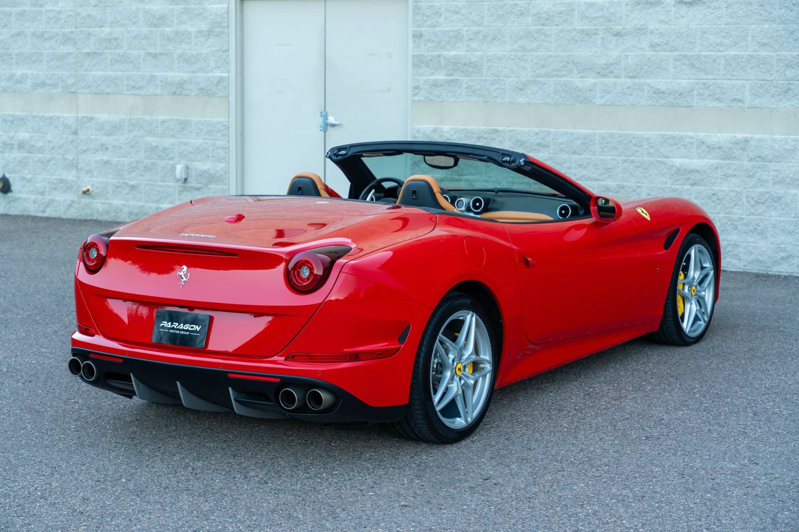 Used 2015 Ferrari California T RWD image 67