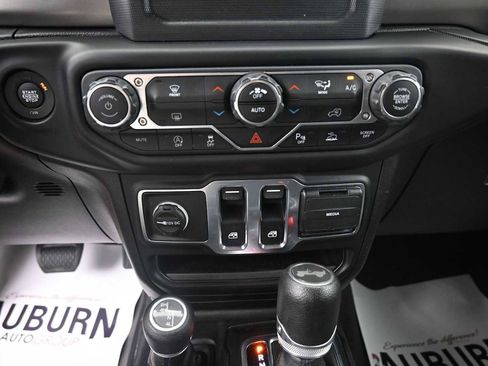 Used 2021 Jeep Wrangler Sport AWD/4WD image 9