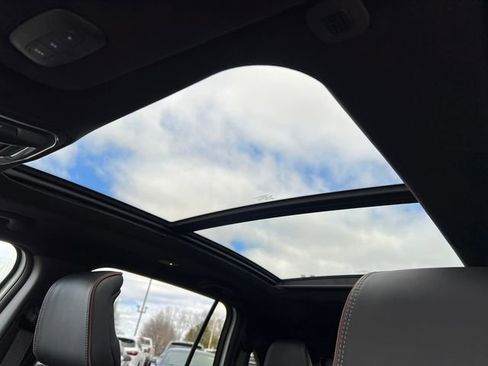 Used 2024 Jeep Wagoneer Launch Edition image 5