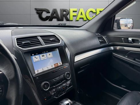 Used 2018 Ford Explorer XLT w/ Equipment Group 202A AWD/4WD image 36