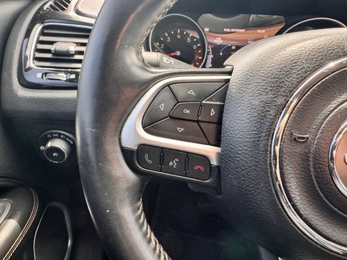 Used 2019 Jeep Compass Limited FWD image 18