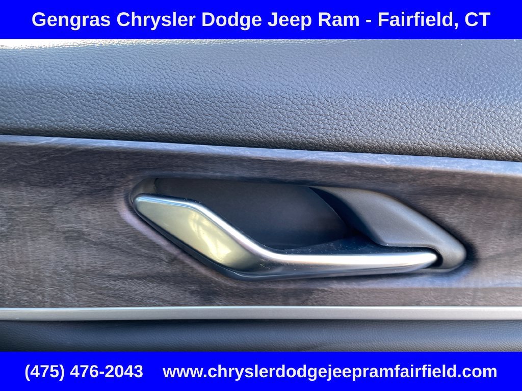 Used 2025 Jeep Grand Cherokee Limited AWD/4WD image 23