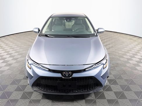 Used 2022 Toyota Corolla LE FWD image 2