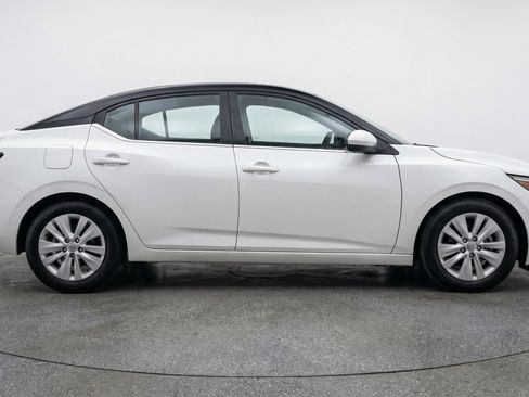 Used 2025 Nissan Sentra S FWD image 11