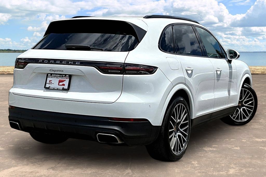 Used 2023 Porsche Cayenne AWD/4WD image 4
