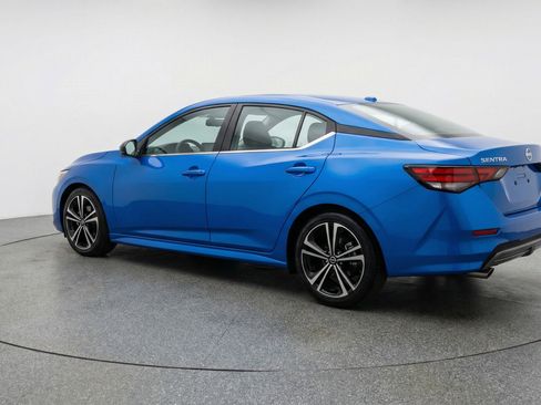 Used 2025 Nissan Sentra SV image 6