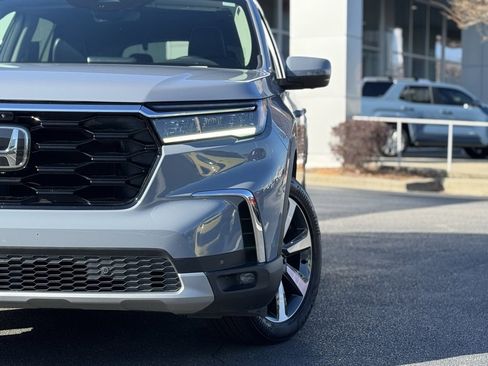 Used 2023 Honda Pilot Elite image 4