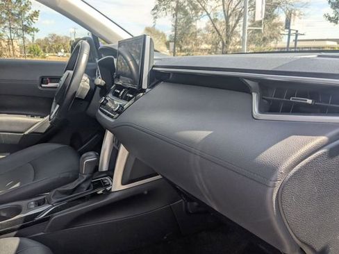 Certified 2023 Toyota Corolla Cross XLE image 34