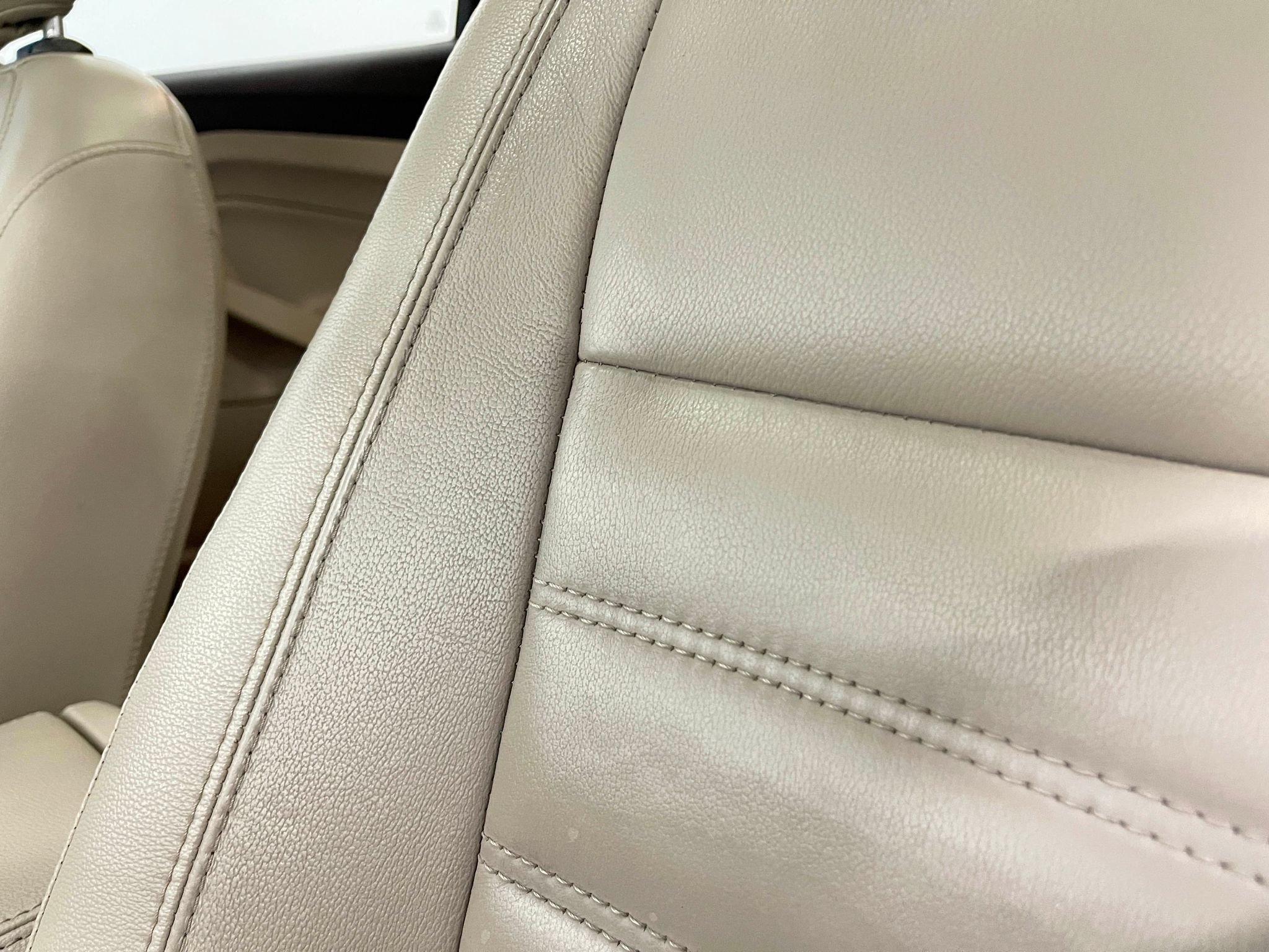 Used 2019 Ford Escape Titanium FWD image 18