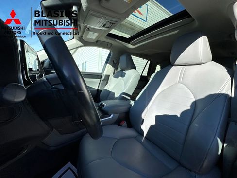 Used 2021 Toyota Highlander XLE image 13