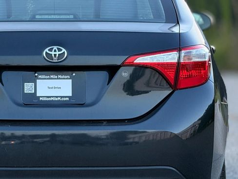Used 2015 Toyota Corolla L FWD image 14