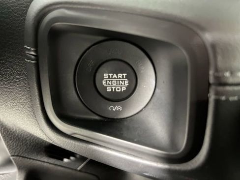 Used 2025 Jeep Wrangler Unlimited Sahara w/ Safety Group AWD/4WD image 16