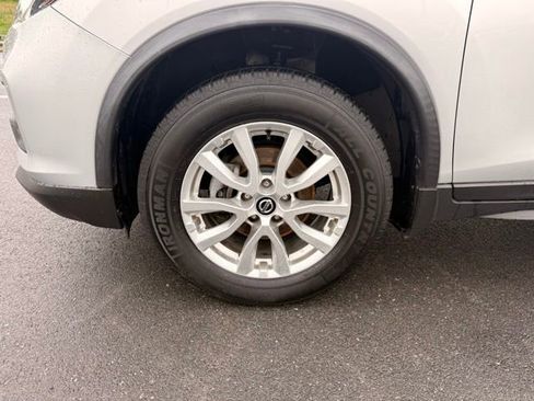 Used 2020 Nissan Rogue SV AWD/4WD image 9