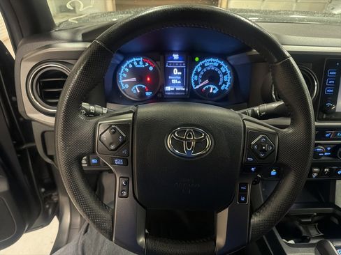 Used 2019 Toyota Tacoma TRD Off-Road image 5