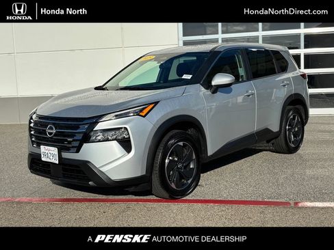 Used 2025 Nissan Rogue SV AWD/4WD image 1