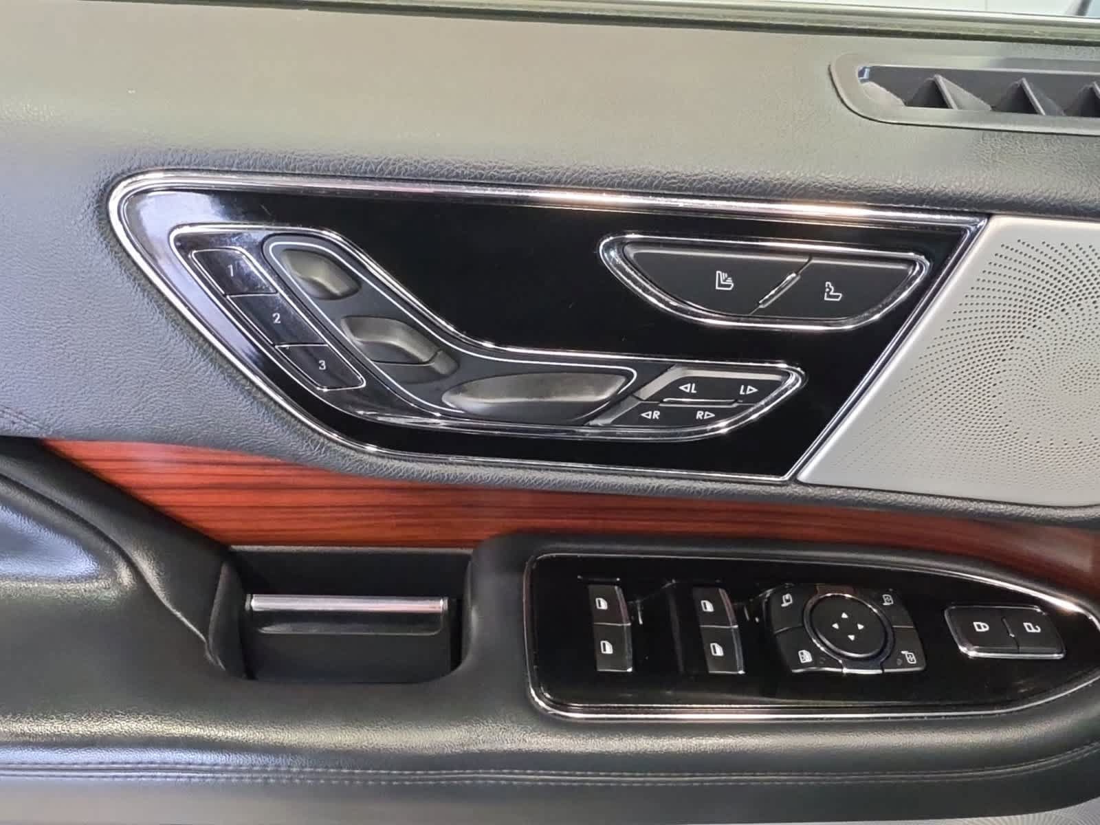 Used 2022 Lincoln Navigator Reserve AWD/4WD image 20