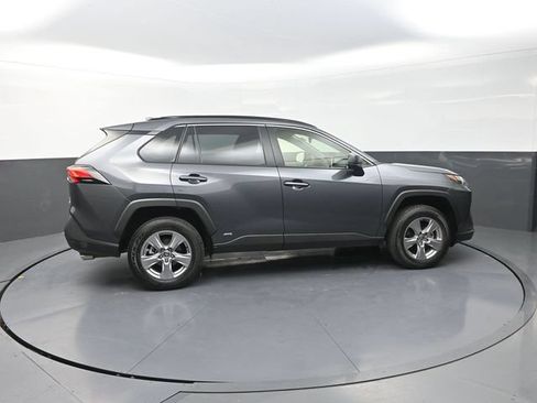 Used 2025 Toyota RAV4 LE AWD/4WD image 9