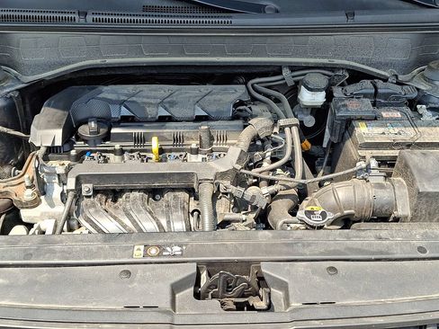 Certified 2024 Hyundai Venue SE FWD image 30