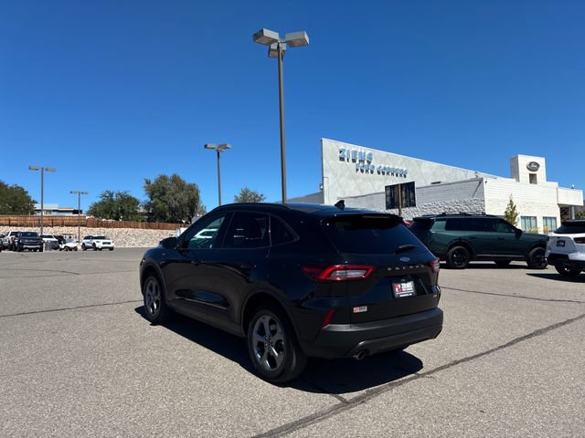 Certified 2025 Ford Escape ST-Line AWD/4WD image 3