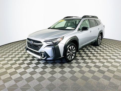 Certified 2025 Subaru Outback Limited AWD/4WD image 5
