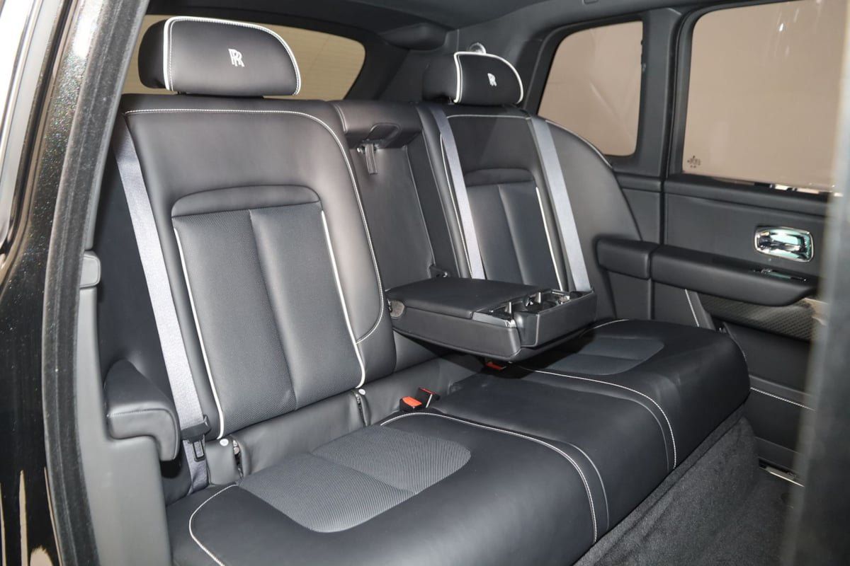 Used 2024 Rolls-Royce Cullinan Black Badge AWD/4WD image 18
