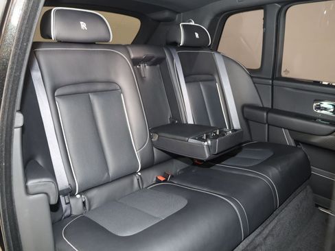 Used 2024 Rolls-Royce Cullinan Black Badge image 18