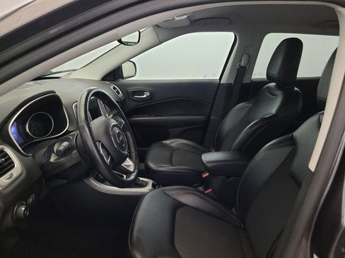 Used 2018 Jeep Compass Latitude w/ Popular Equipment Group AWD/4WD image 17