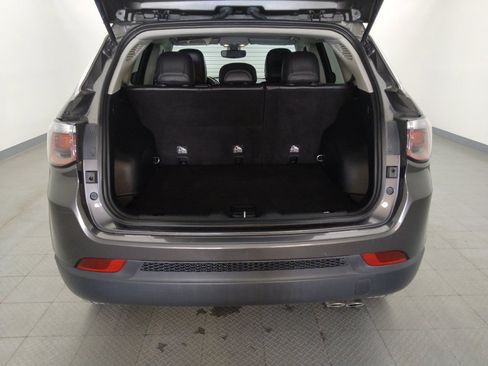 Used 2018 Jeep Compass Limited w/ Navigation Group AWD/4WD image 29