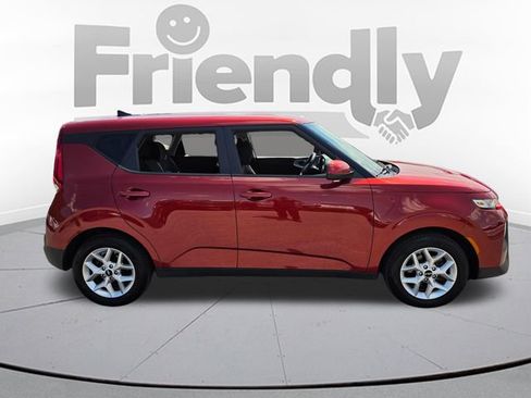 Used 2022 Kia Soul LX w/ Technology Package FWD image 4