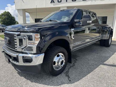 Used 2022 Ford F350 Lariat w/ Lariat Ultimate Package AWD/4WD image 3