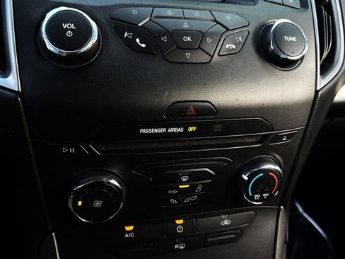 Used 2018 Ford Edge SE image 23