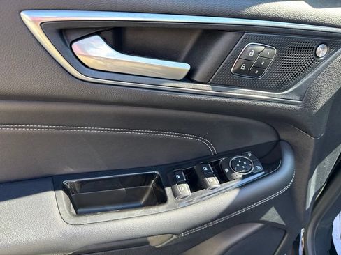 Used 2019 Ford Edge Titanium w/ Equipment Group 301A AWD/4WD image 20