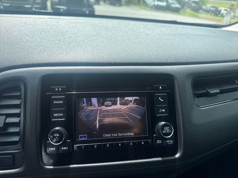 Used 2019 Honda HR-V LX image 24